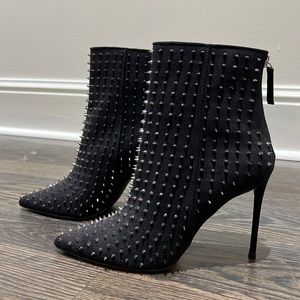 Steve Madden Spike Boot Heel size 10